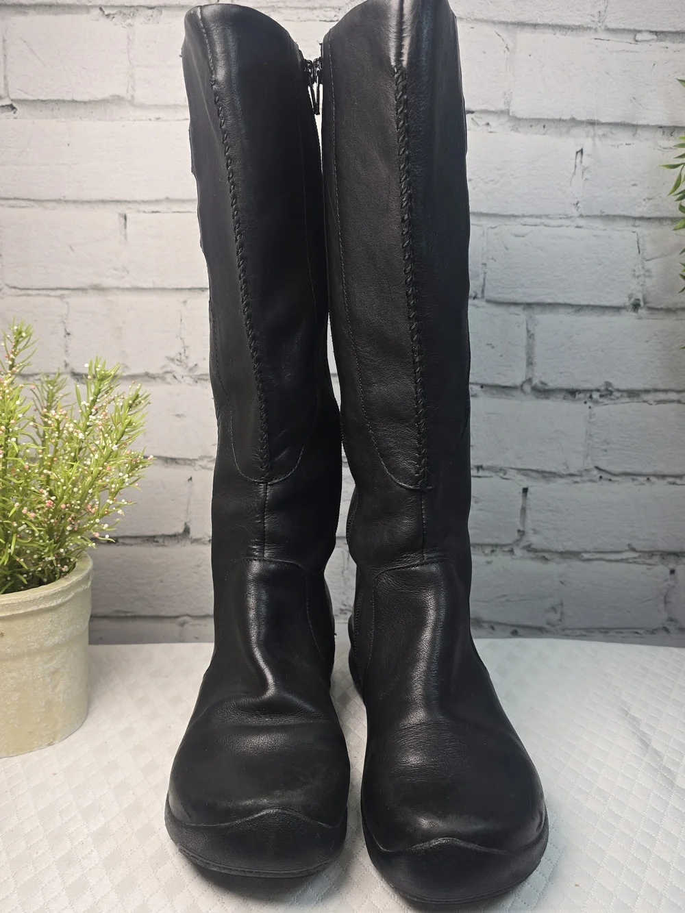 Keen Bern baby black leather knee-high boots wedge heel buckle womens 9